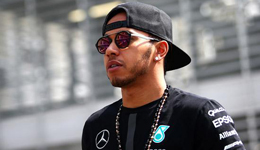 梅奔不惧法拉利挑战 小汉表示再快一点更有意思