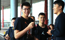 �й������־���ս������ ��Ա��¶Ц�������