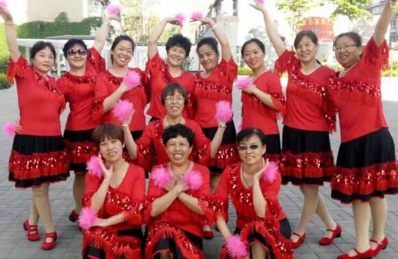 动动广场舞今夜舞起来 让你舞动青春