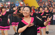 动动广场舞教学视频集锦 热门广场舞大放送