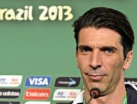 35岁的布冯已显苍老 眼角布满皱纹