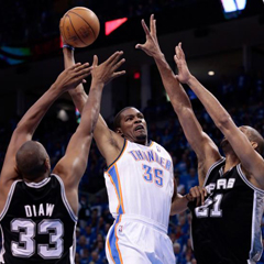 杜兰特季后赛火爆扣篮