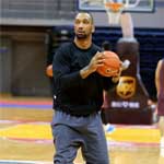 青岛新外援 拉莫斯加盟首训