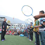 ËÊÇÇòÍõãë´¨ÐРǰ¹úÊÖÇ×Éíʾ·¶