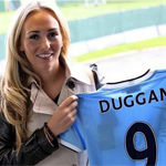 Ӣ������Ůǰ�� ǩԼ����