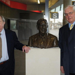 阿森纳为前主席设立雕像