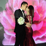 刘璇在京补办婚礼 上演法式激吻