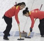 冬奥冰壶:中国2-9加拿大