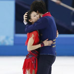 佟健赛后深情拥抱女友 张昊小辫可爱