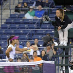 印第赛李娜两盘进8强 赛中质疑裁判判罚