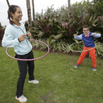 李娜忙里偷闲 跟小记者pk呼啦圈