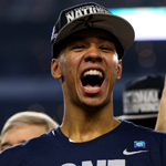 NCAA总决赛康大夺冠