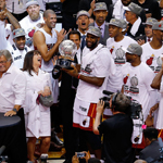 �Ȼ����ᶫ���ھ�