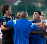 孙兴民恶意踩踏对手 勒沃库森与马赛互殴