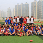 恒大足校招生超三万 小学员训练有模有样