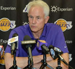 戴维斯正式加盟湖人