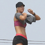 奇葩训练-莎拉波娃跑沙练体能