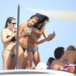 大罗海岛度假 比基尼女郎环绕纵情享受