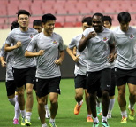 申鑫踩场训练备战足协杯 乌塔卡心情愉悦