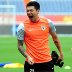 鲁能踩场训练备战申鑫 王大雷夸张大笑