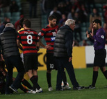 恒大三分钟吃两红牌 里皮抓狂愤怒入场