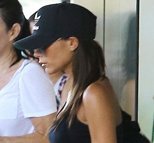 冰桶挑战风靡 贝嫂接受冰桶挑战