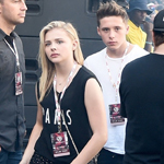 С�����������Ů������ɼ�����ֽ�