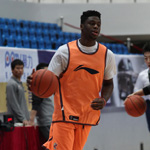 广东男篮备战季前赛