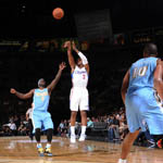 NBA��ǰ��:���104-93�촬