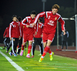 国足南昌首训张琳芃鼻子出血 佩兰秀脚法