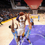 湖人负掘金二连败 科比苦战44分钟虽败犹荣