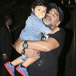 马拉多纳近况 马拉多纳与爱子团聚