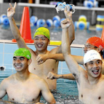 国足泳池嬉水基情四射 核心大秀超酷纹身