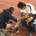 国足训练朱广沪支招佩兰 张琳芃“贴膜”防护