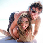 恒大1亿新援美妻惊艳 结婚6年并育有一子