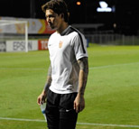 大战在即!国足加紧备战 张琳芃受伤单独训练