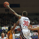 CBA第38轮:上海110-66重庆