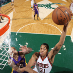 常规赛:雄鹿113-105湖人