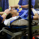 曾诚被撞受伤接受17分钟治疗 将休养1个月