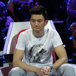 男神宁泽涛亮相综艺节目 秀出健硕体格