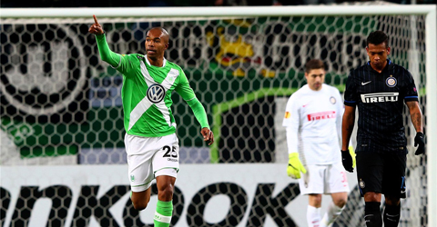 欧联-辫帅破门德布劳内两球 狼堡3-1国米