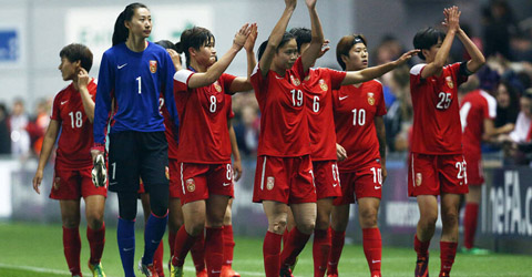 中国女足1-2英格兰 10分钟丢2球