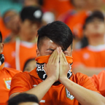 球迷看台伤心痛哭 鲁能你忍心吗