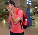 恒大抵韩国受热捧 赵旭日与女粉丝娇羞捂脸