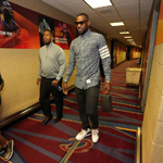 骑士队友入场图集 詹皇一脸轻松手握赛点