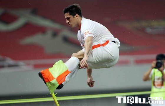 鲁能战人和三叉戟两将缺阵 韩鹏或搭档野牛首发