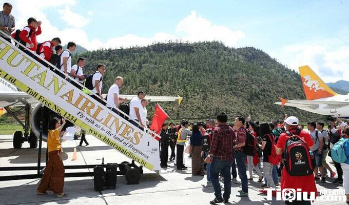 ²»µ¤Ê·ÉÏÊ״ι«¿ªÂôÇòƱ