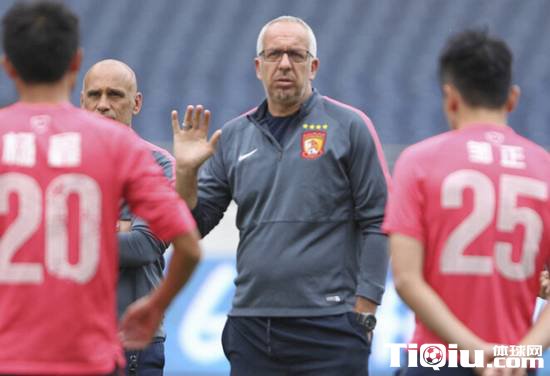 ��Ƥ�����ں��󣺳ɼ��û�����