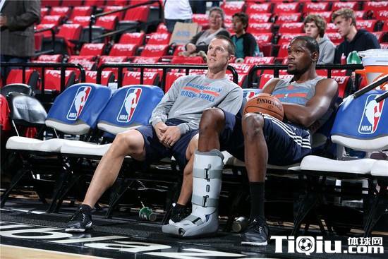 杜兰特开始恢复投篮训练