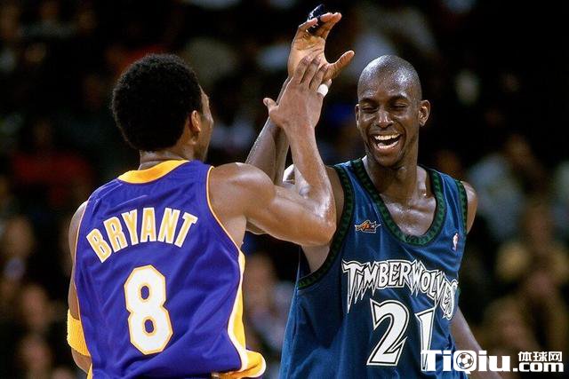 加内特与森林狼续约一年